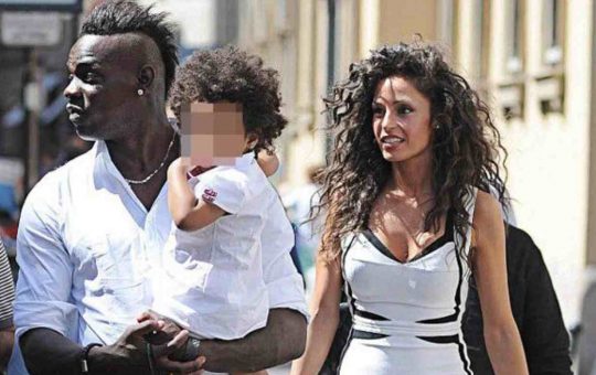 Raffaella Fico, Mario Balotelli e Pia - lineadiretta24.it