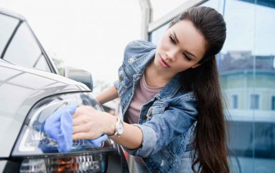 Come pulire la macchina con la tecnica dello stuzzicadenti - Lineadiretta24