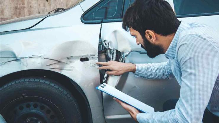 Auto danneggiata - fonte_tuttosuimotori.it - lineadiretta24.it