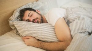 Come dormire meglio (pexels.com) - lineadiretta24.it
