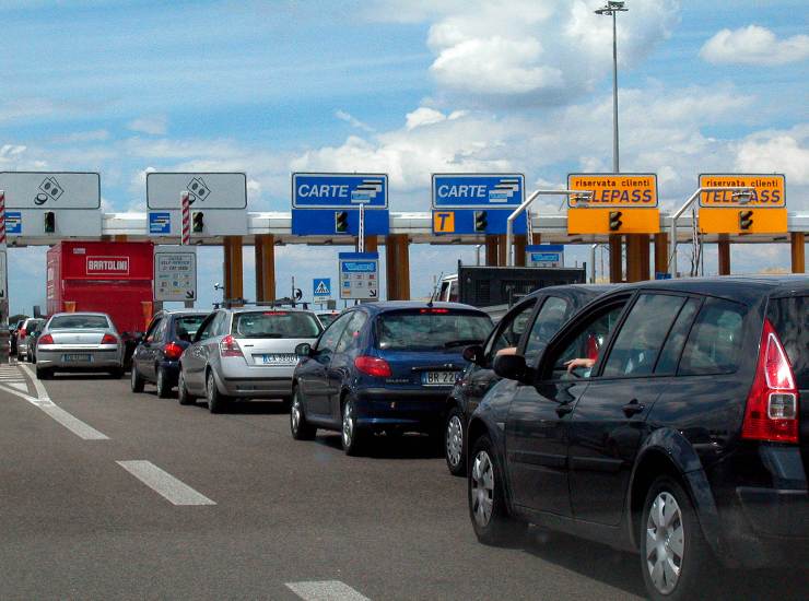 Problemi al Telepass (ANSAfoto) - lineadiretta24.it