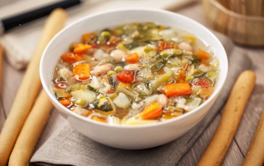 Minestrone - fonte_Canva - lineadiretta24.it