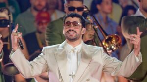 Bad Bunny conquista Milano, il reggaeton tra cultura e politica globale