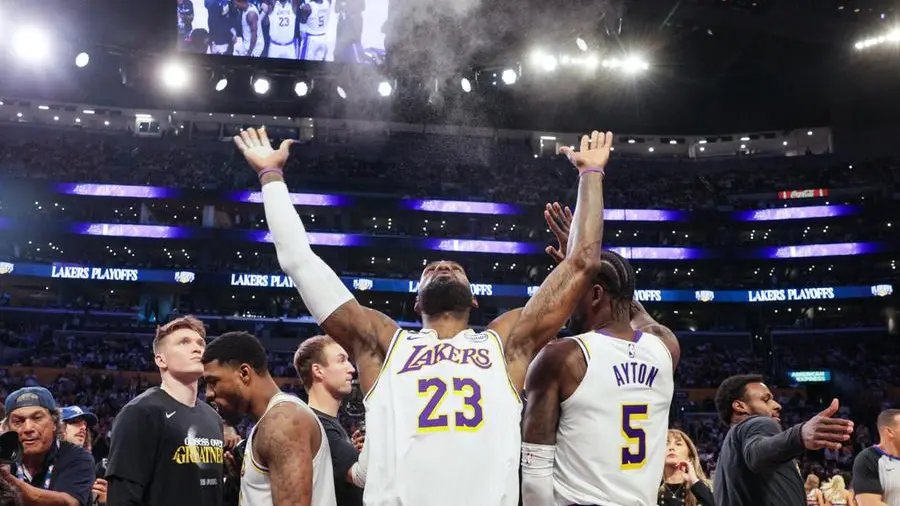 LeBron James ai Sixers: un passo verso il titolo, ma con sfide non indifferenti