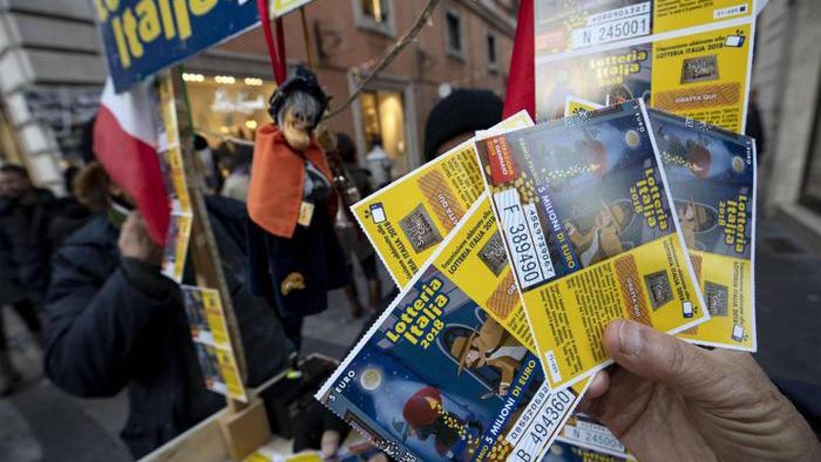 Lotterie nazionali, nuove regole per acquisto e vincite: i dettagli del decreto Mef