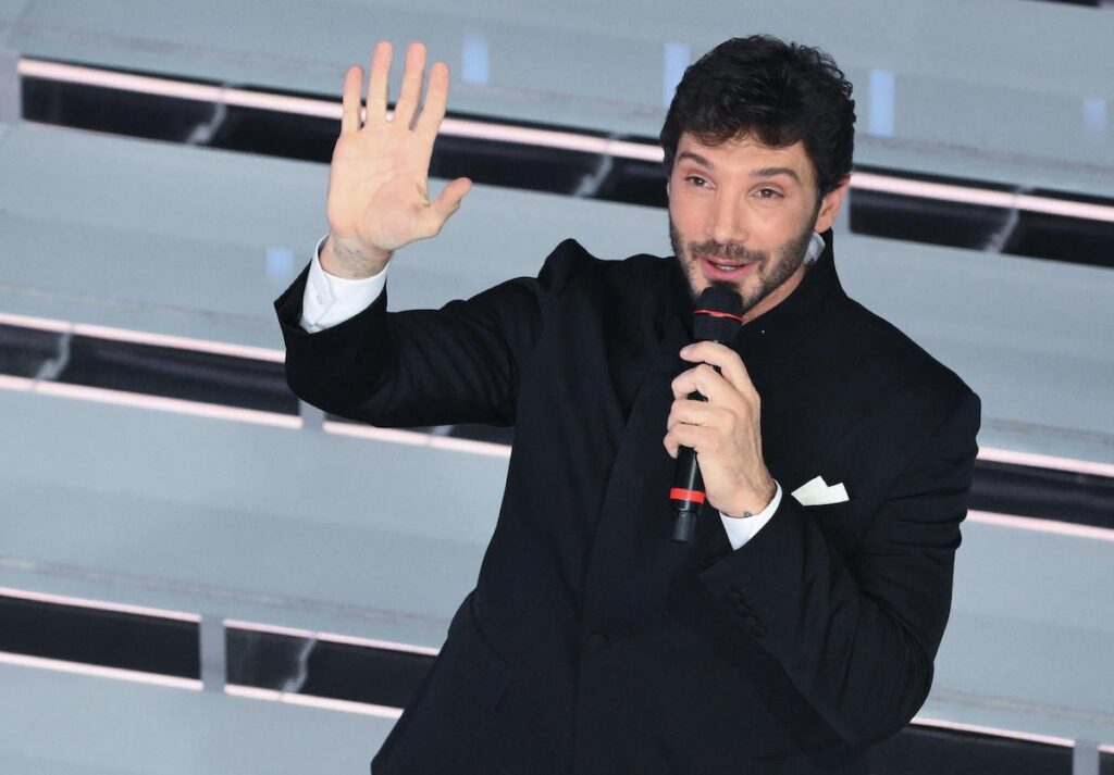 Sanremo 2026: De Martino riduce il cast, da Sanremo Giovani solo un artista