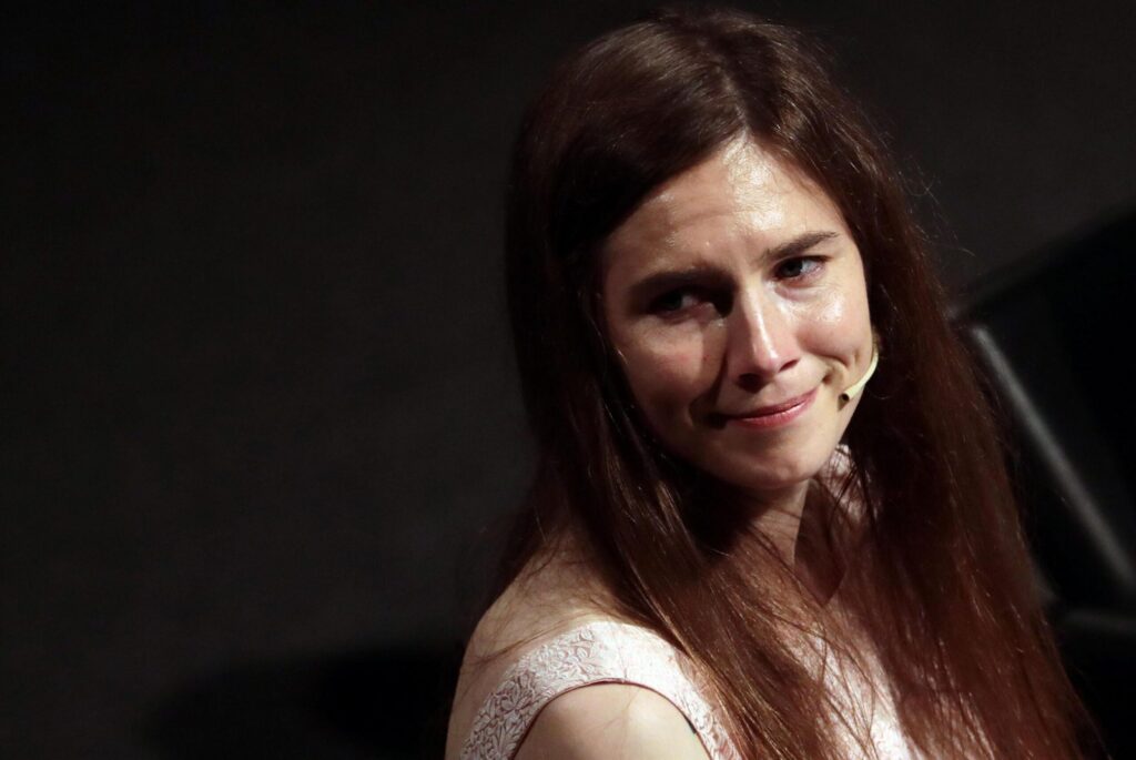 Amanda Knox e il monologo sull’omicidio di Perugia, la sorella di Meredith: «Dolore immenso»