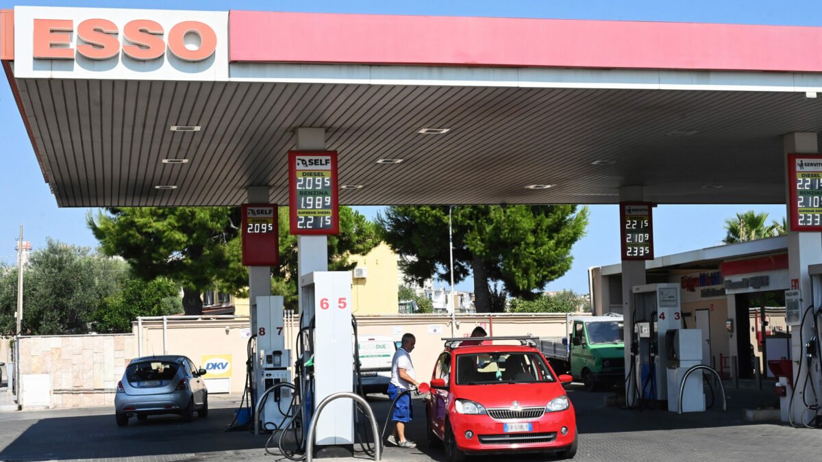 Carburanti adulterati e sconti insufficienti: il governo sotto pressione