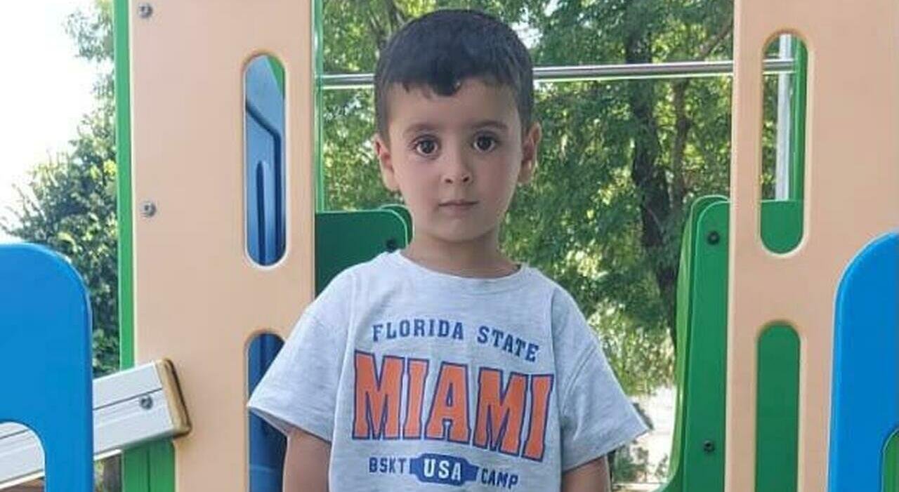 Il dolore di un padre per la morte del figlio di tre anni investito: «Mia moglie non si dà pace»