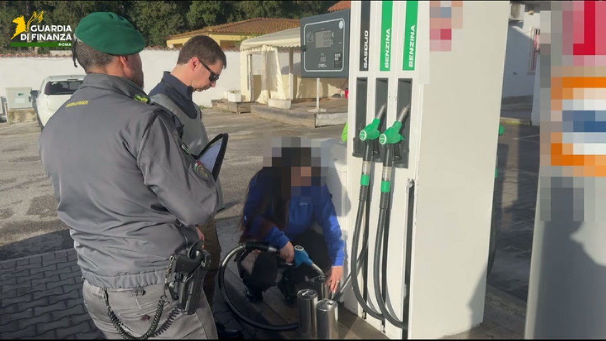 Frodi carburante in Italia: frodi fiscale, contrabbando e carburanti alterati scoperti dalla Finanza