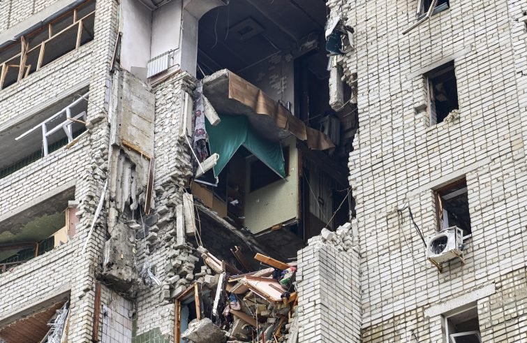 Ucraina, attacchi alle centrali e aiuti umanitari. Papa chiede di fermare la spirale di violenza