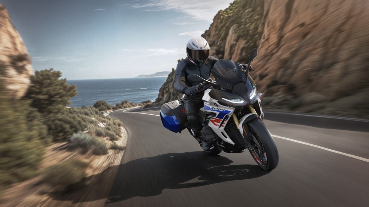 BMW R 1300 RS, la sport tourer con motore boxer e tecnologia avanzata