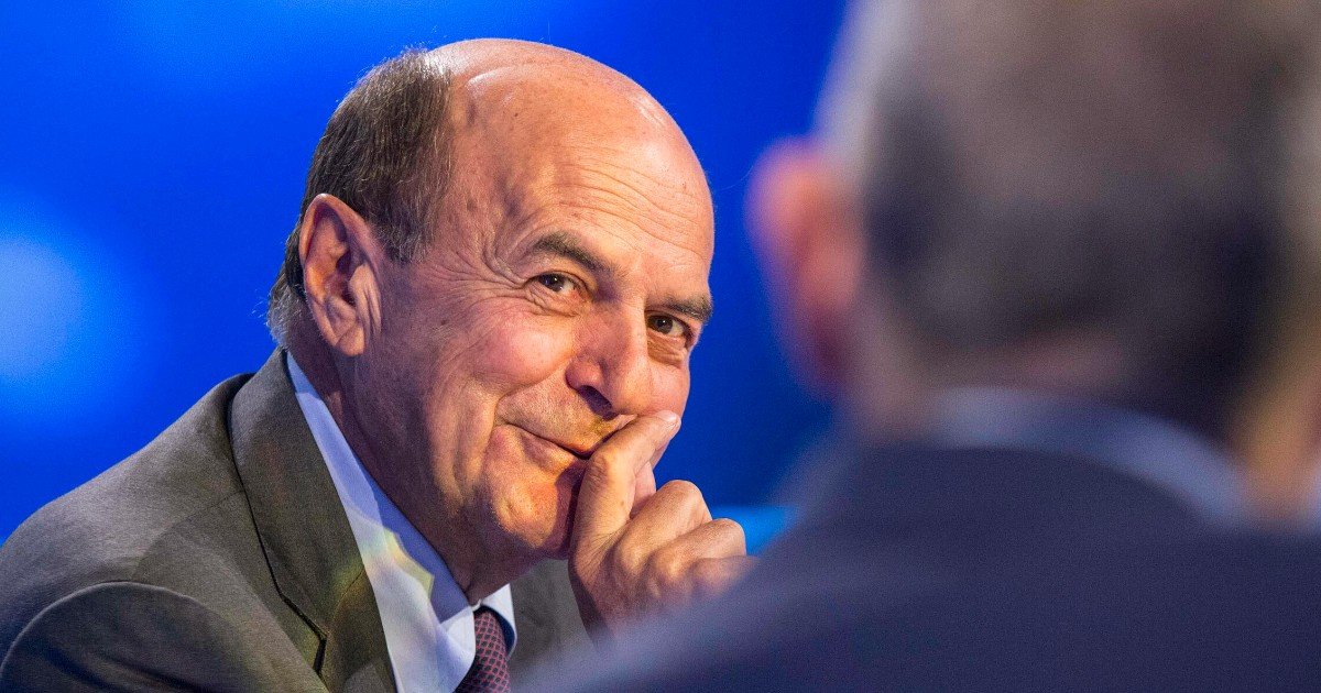 Bersani, la figura chiave nel conflitto tra sinistra e centrosinistra