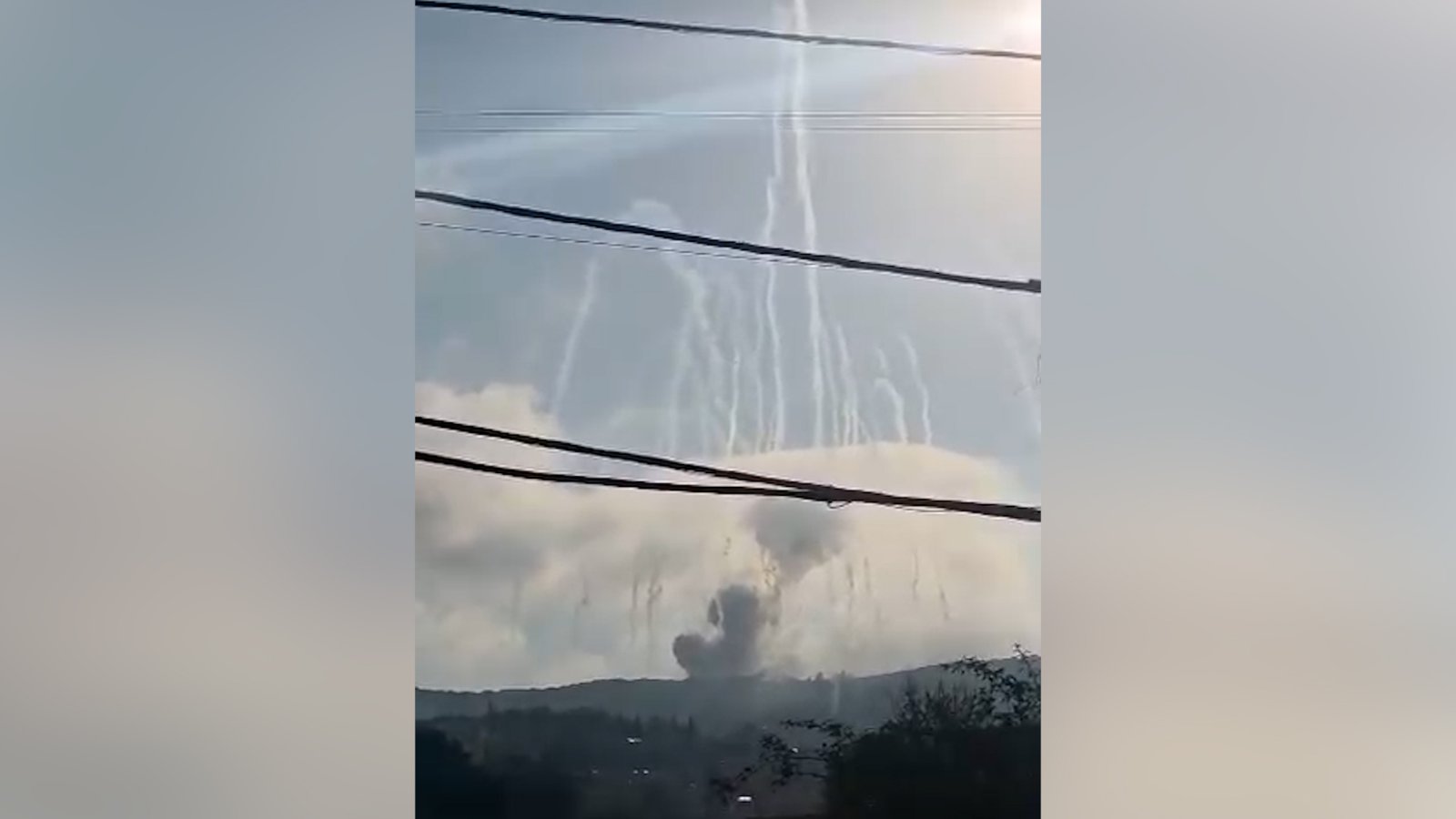 Israele appicca incendi nel Libano meridionale e ostacola soccorritori