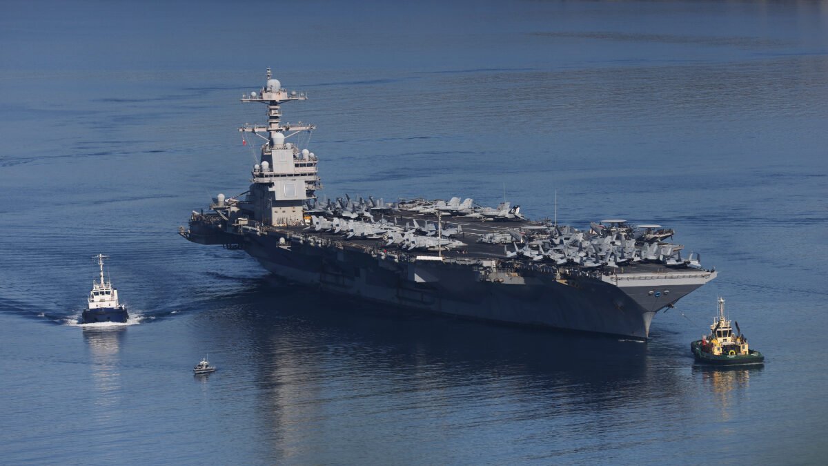 Trump propone di tornare alle catapulte a vapore, Marina si oppone per i costi