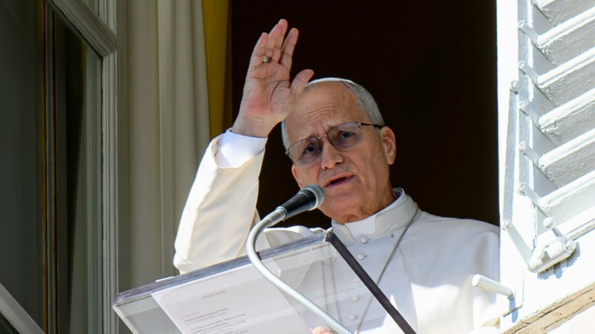 Papa Leone: “Basta con politiche di gestione dei flussi, al centro i diritti dei minori migranti”