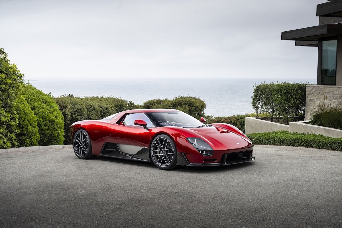 McLaren presenta la McL 6GT: il ritorno del cambio manuale e una strategia di posizionamento unica
