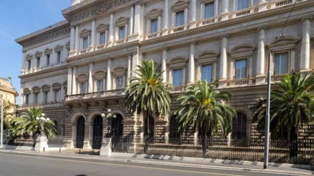 Debito italiano supera i 3.200 miliardi, cresce la quota in mano agli stranieri