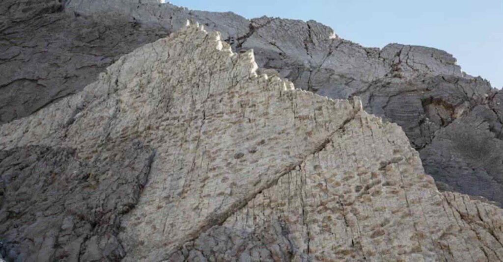 Caldo record, lo Stelvio chiude le piste: ghiacciaio non regge più