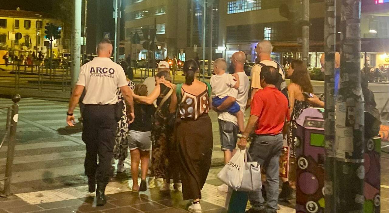 Borseggiatori e truffatori in azione a Piazzale Roma: turisti e residenti sotto scorta