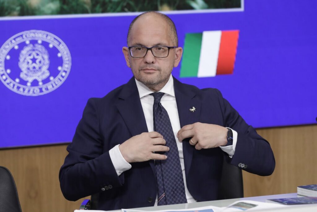 Ricostruzione del Centro Italia: Castelli, “Anni persi per formalismo, ora si guarda al futuro dei giovani”