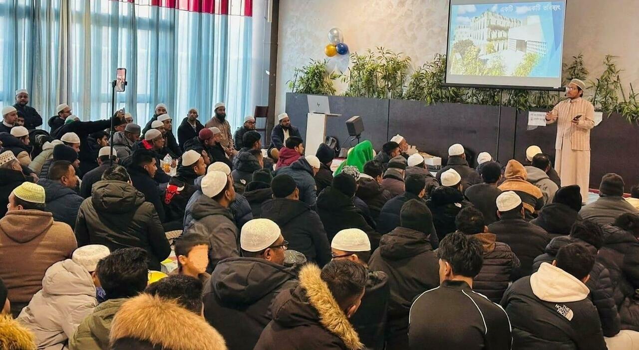 La comunità bengalese a Venezia: «Moschea oppure blocchiamo la città»