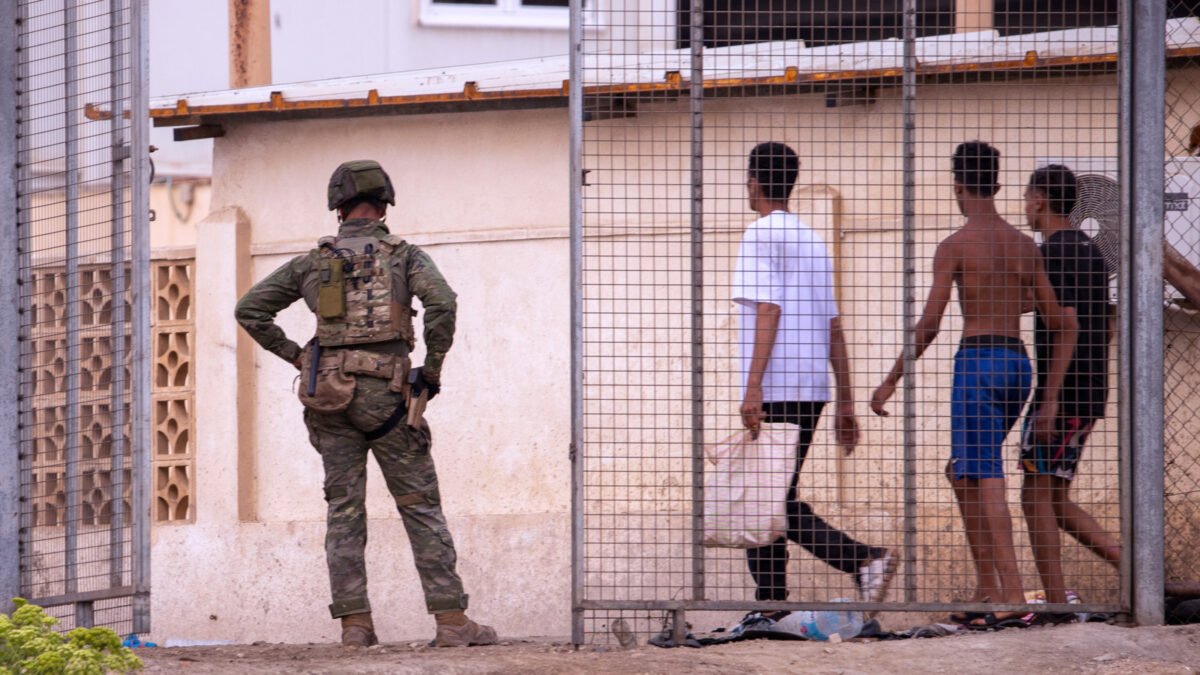 L’Italia si trova tra due paradossi: l’immigrazione come problema e come risorsa
