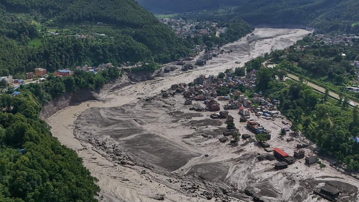 Alluvione in Nepal, il crollo di un ghiacciaio potrebbe aver causato le inondazioni