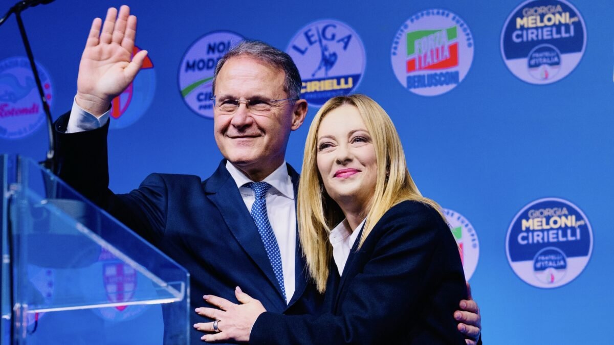 Cirielli (FdI) apre a Vannacci: “Mi auguro di governare con lui”