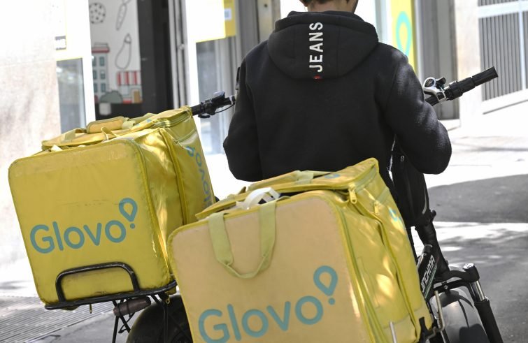 Due sentenze riscrivono i diritti dei rider in pochi giorni