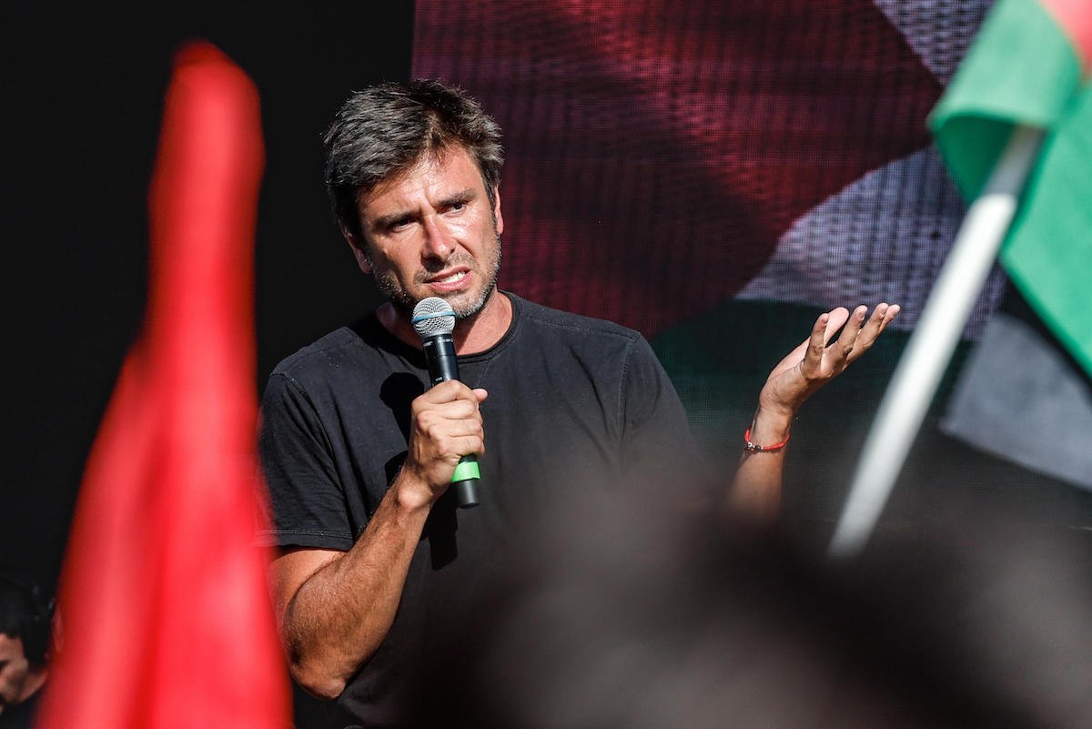 Alessandro Di Battista ricoverato in Cuba per gravi condizioni di salute