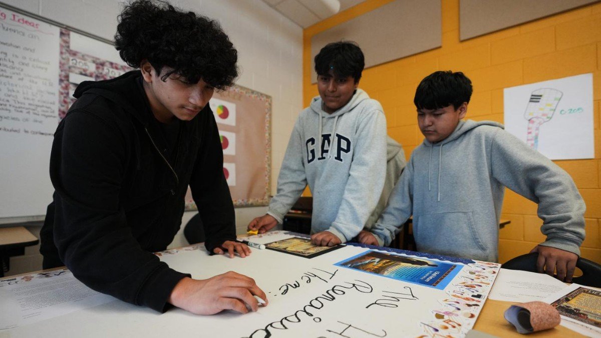 Detroit paga gli studenti per andare a scuola: un programma per combattere l’assenteismo record