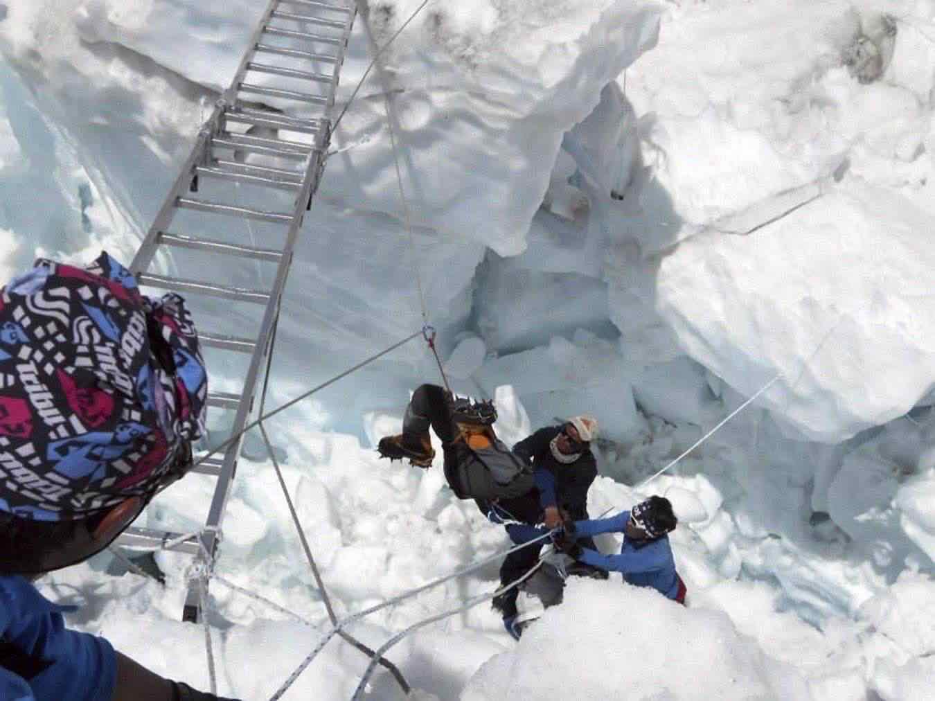 L’urina dei turisti ha contribuito a fondere 154 tonnellate di ghiaccio sull’Everest