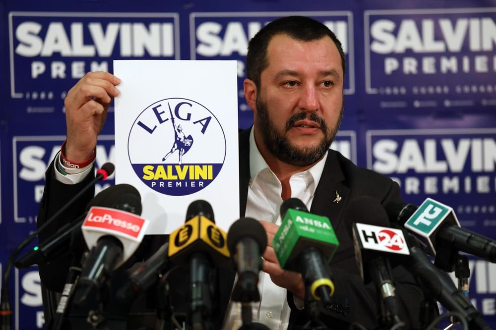 La Lega in subbuglio: due fronti, un simbolo e un debito di 49 milioni