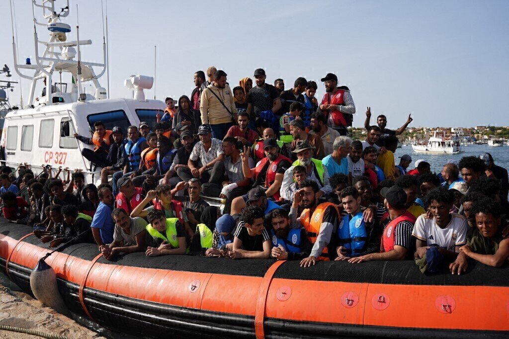 Migranti: arrivi in Italia in calo del 55%, la Libia resta la prima rotta, l’Algeria sorpassa la Tunisia
