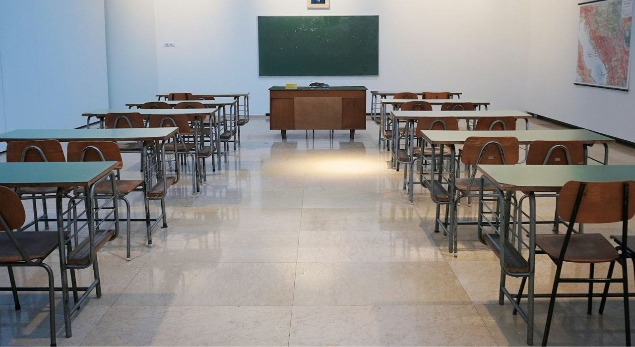 Supplenza a 127 km da casa per un errore di punteggio: la docente rischia di non lavorare per due anni
