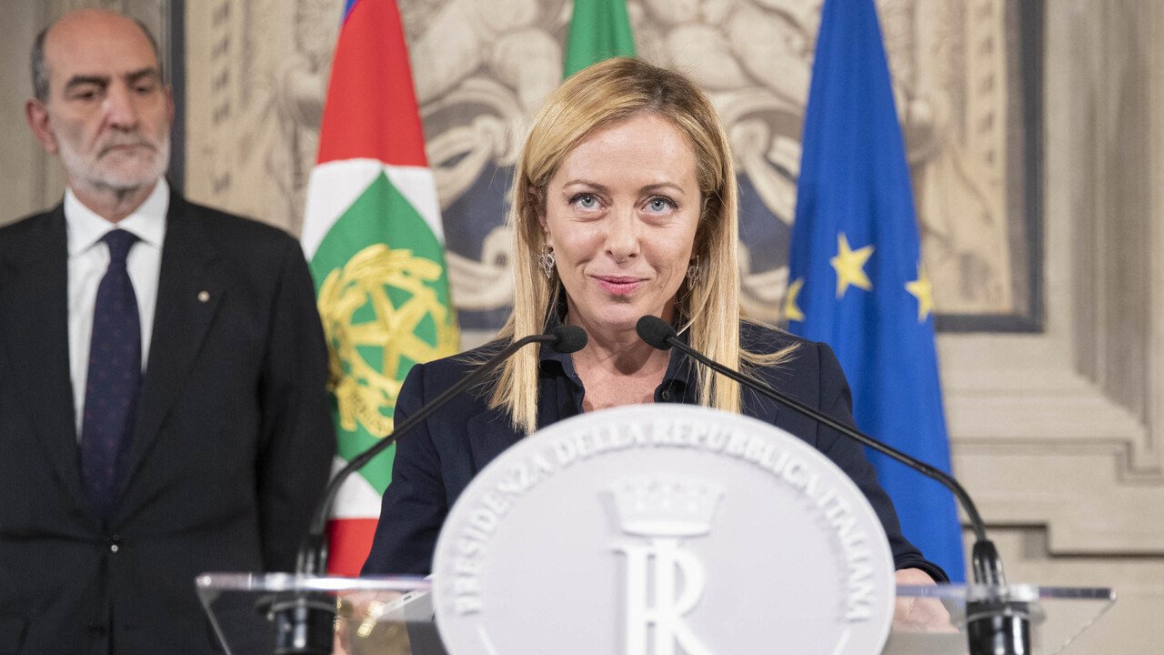 Il governo più longevo della storia celebra i suoi record in un opuscolo di FdI