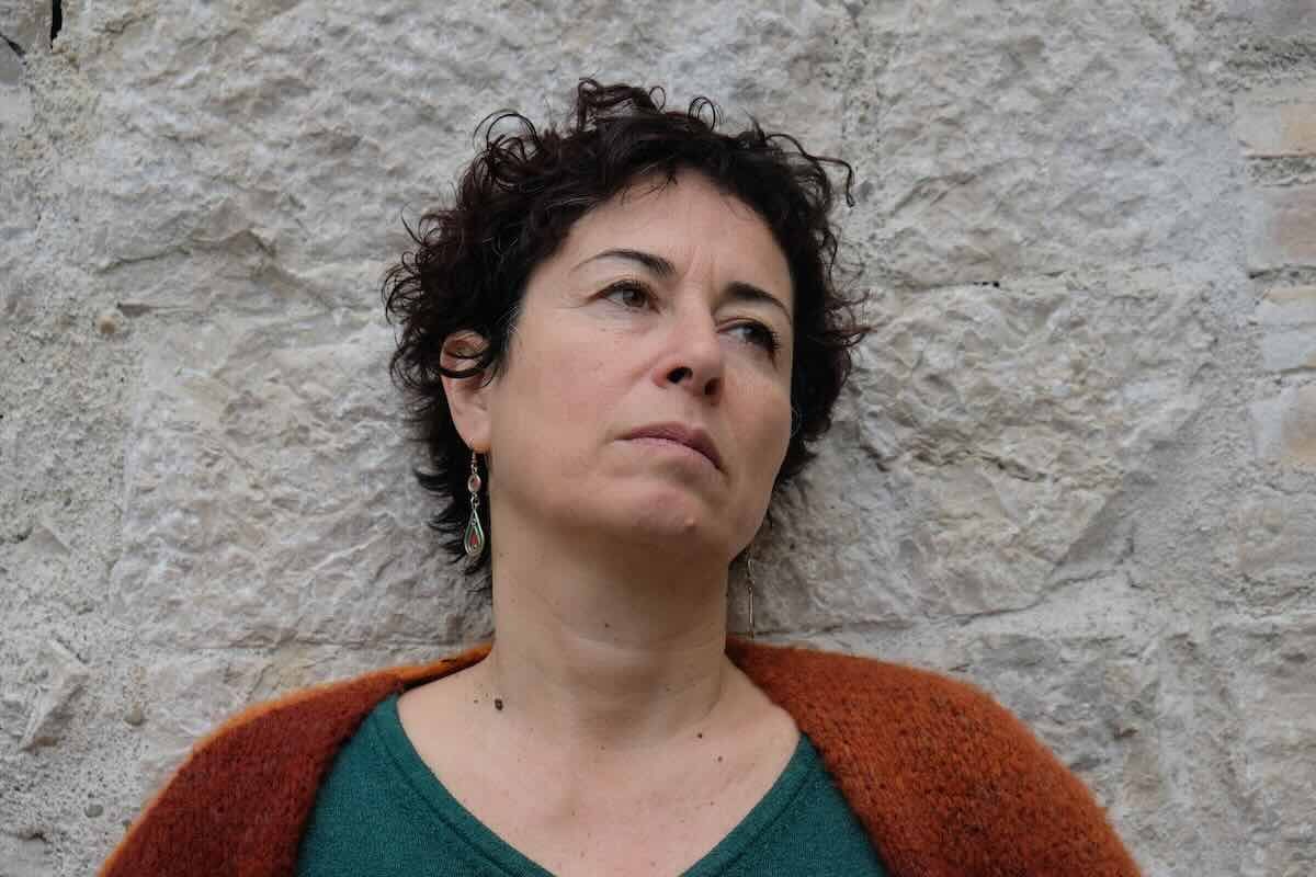 Pinar Selek, la prof turca perseguitata da Erdoğan torna a processo dopo 28 anni: «La battaglia sui curdi l’ho vinta io»