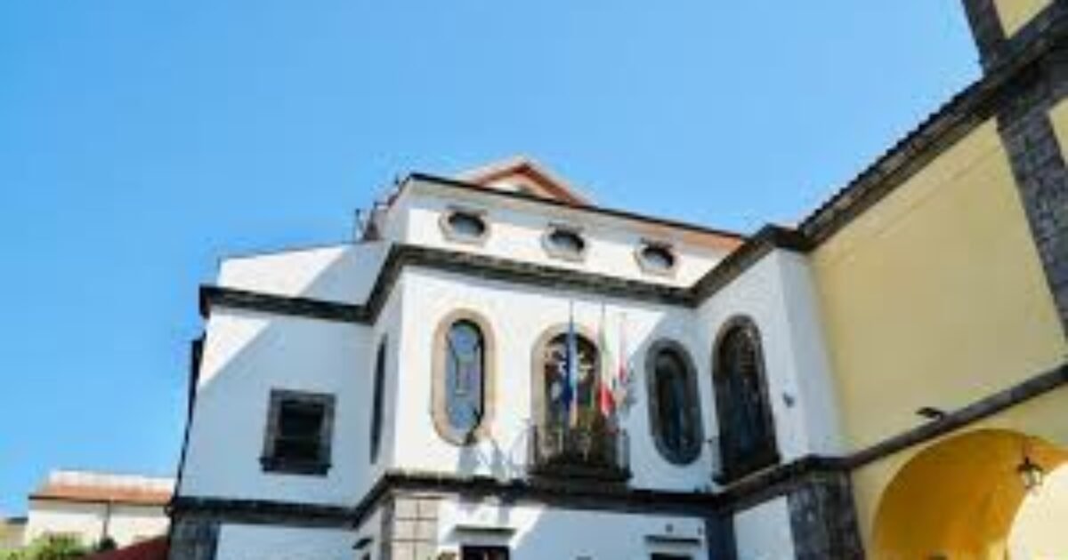 Il “Sistema Sorrento” si fa sentire: 13 persone rischiano il processo per tangenti e corruzione