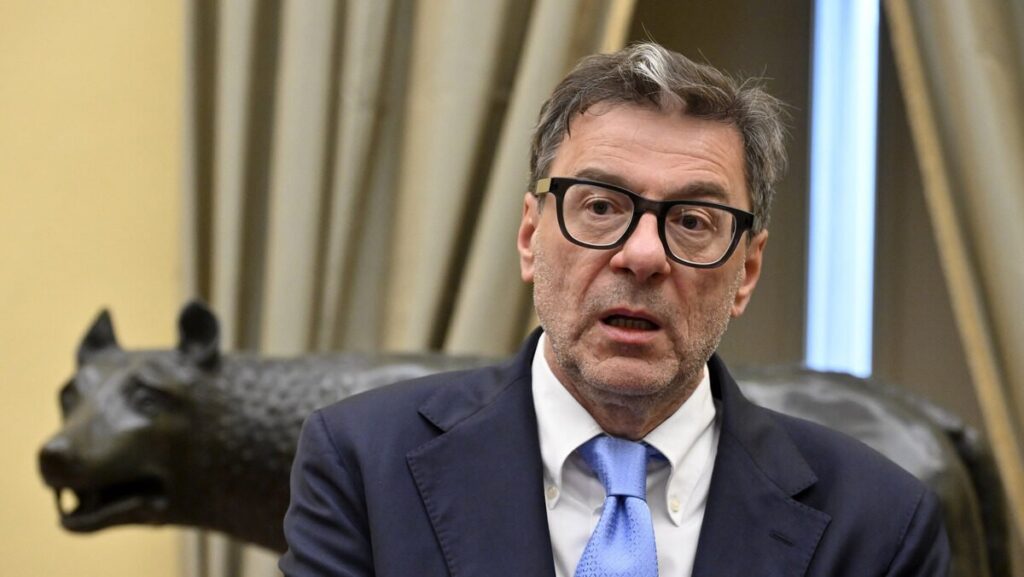 Il ministro Giorgetti: Italia verso crescita al 1%, ma rischio procedura UE e crisi esterne