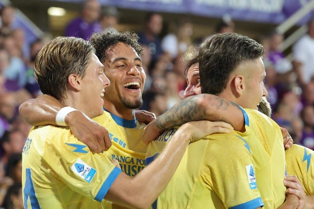 Frosinone batte 3-2 il Venezia, Raimondo firma doppietta