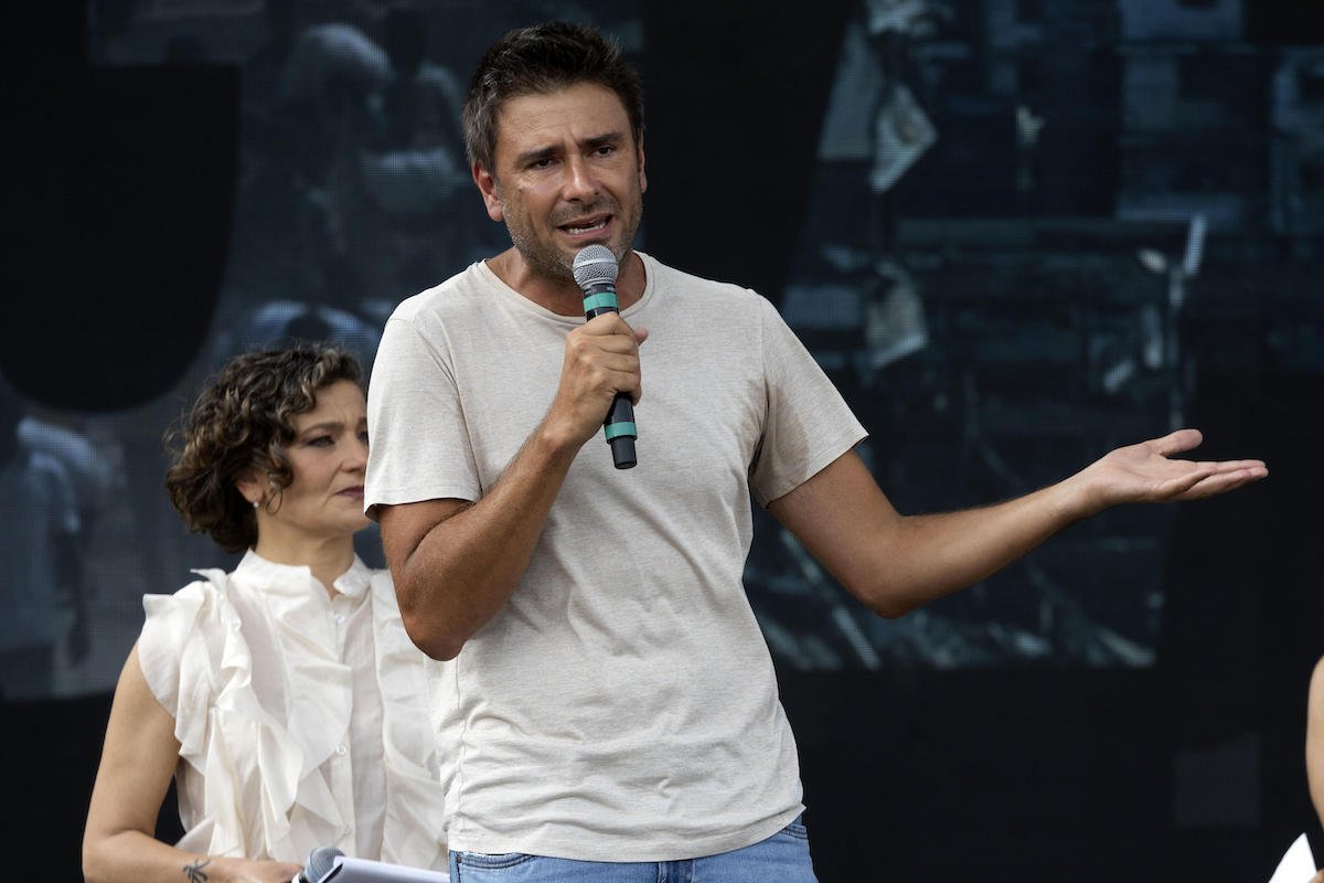 Alessandro Di Battista, il mal di testa e i segnali d’allarme per la salute