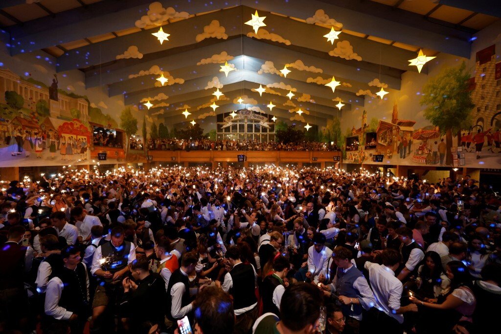 La guerra della birra all’Oktoberfest: tra tradizione e innovazione