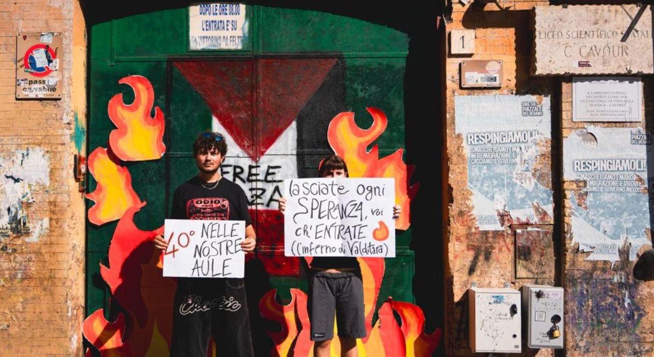 Caldo record e scuole senza climatizzatori: gli studenti romani protestano per il rientro in classe