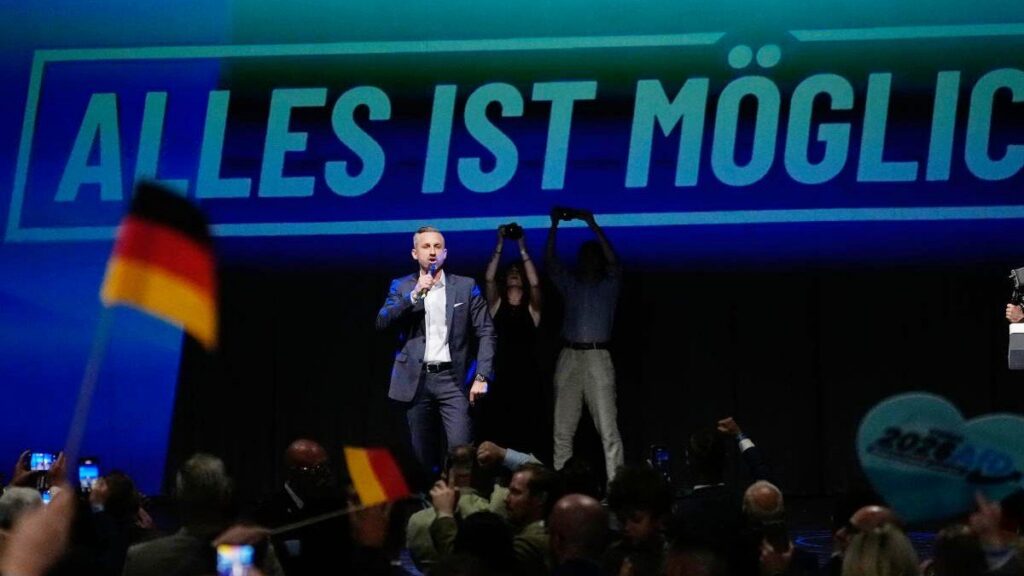 L’AfD e la normalizzazione del neonazismo: la cuoca cinese di mia zia spiega