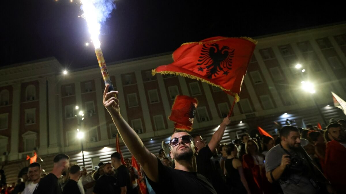 Cento giorni di protesta in Albania: la voce del popolo si fa sentire