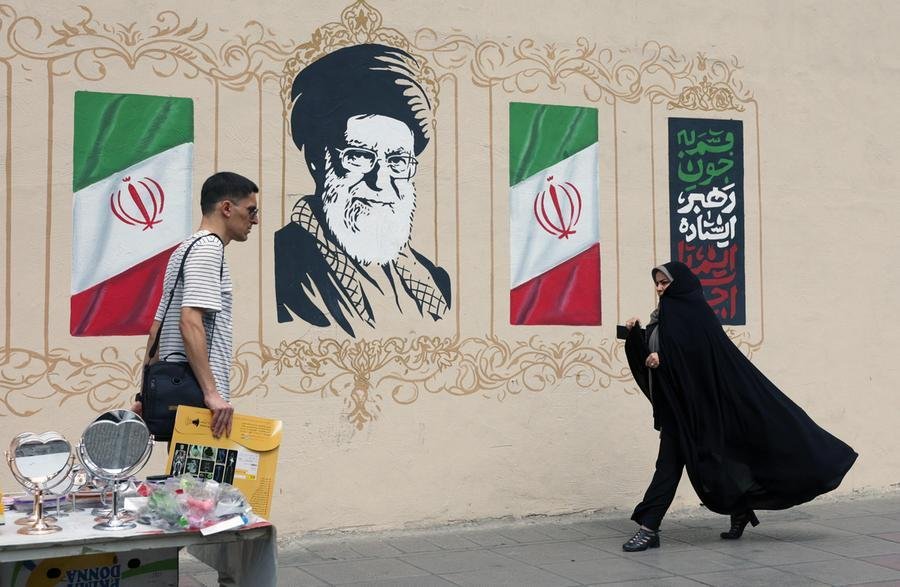 Trump e l’Iran in guerra per il petrolio, il prezzo sale e le borse tremano