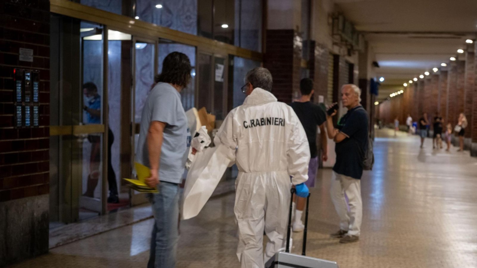 L’uomo malato e la sorella sordomuta: un dramma di sofferenza e decisioni estreme