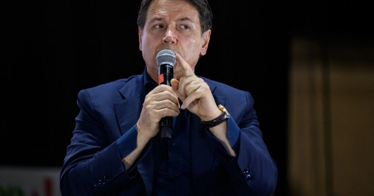 Tensioni nel centrosinistra per la legge elettorale. Conte critica norma che esclude partiti come il Psi