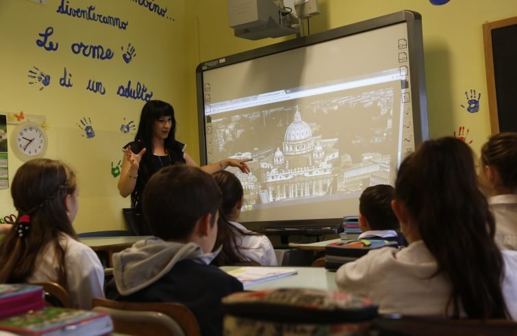 Scuola in crisi: il corpo docente è il pilastro del sistema educativo